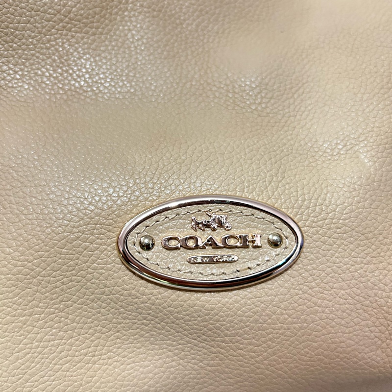 COACH 33547 專櫃款 馬車米膚色荔枝紋真皮三層肩背包-2