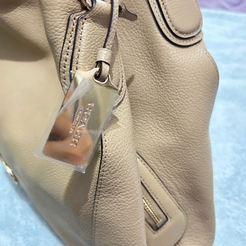 COACH 33547 專櫃款 馬車米膚色荔枝紋真皮三層肩背包-7