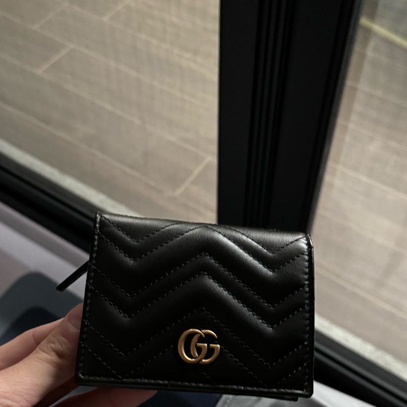 Gucci女用黑色短夾-5