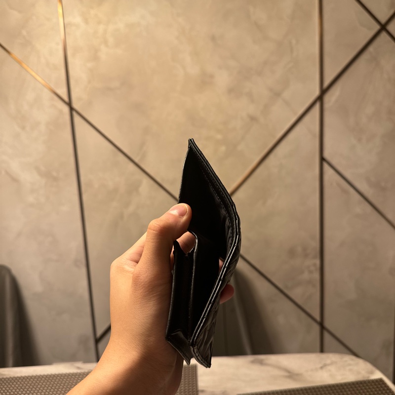 Gucci女用黑色短夾-10