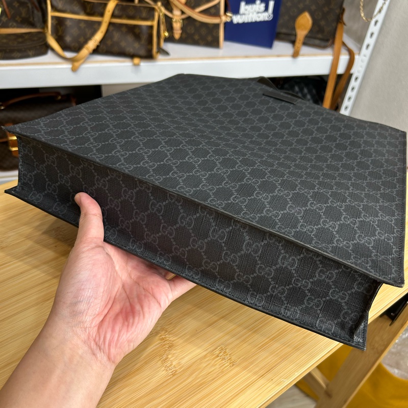 GUCCI GG supreme新款黑原花琴譜包/斜背🕶️個性帥款-4