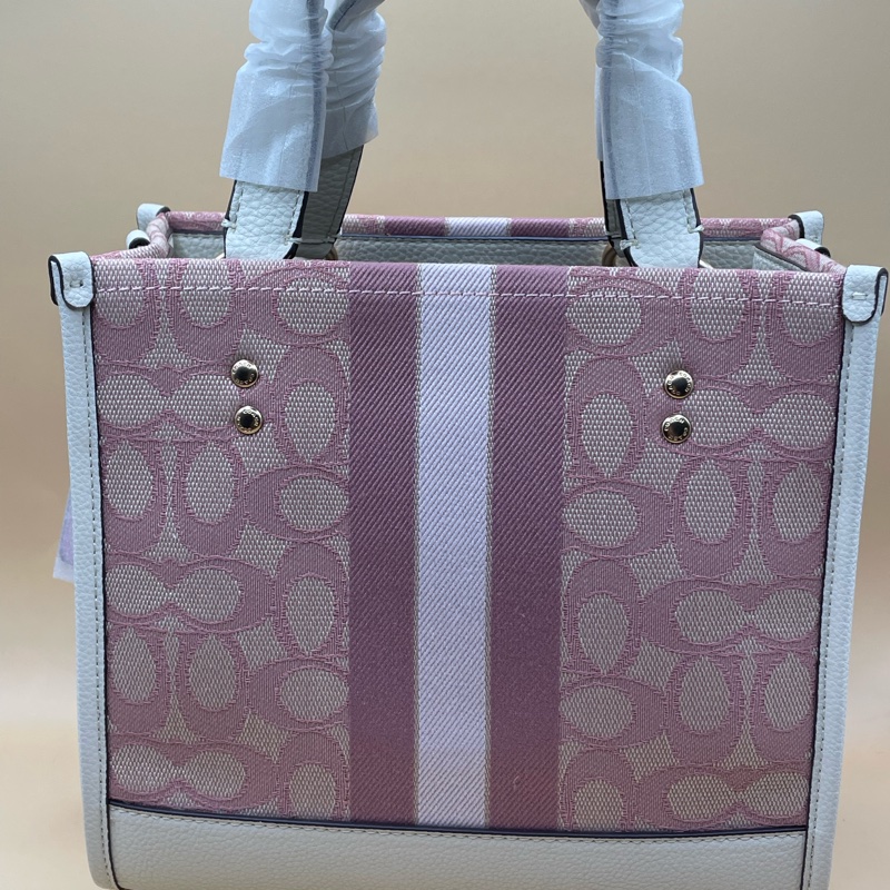 Coach 新款Dempsey白粉色22托特包(小號)-1