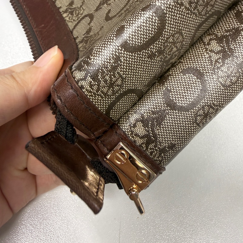 Celine Macadam Pouch 賽琳中古馬車化妝袋-13