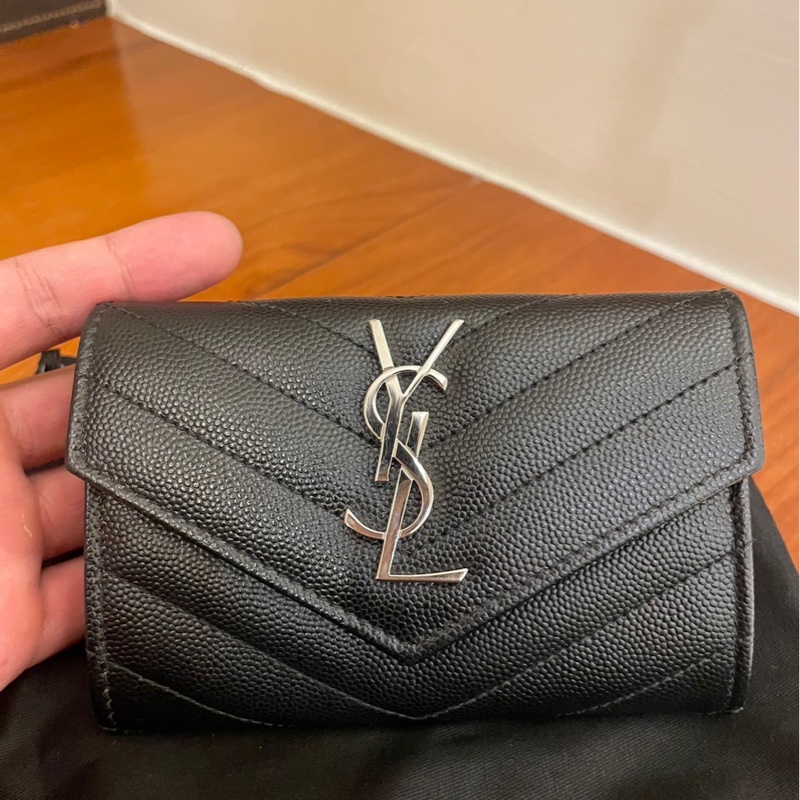 YSL 黑荔枝銀LOGO釦式短夾-0