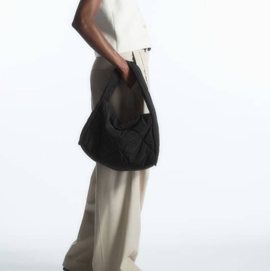 COS 黑色菱格絎縫包-0