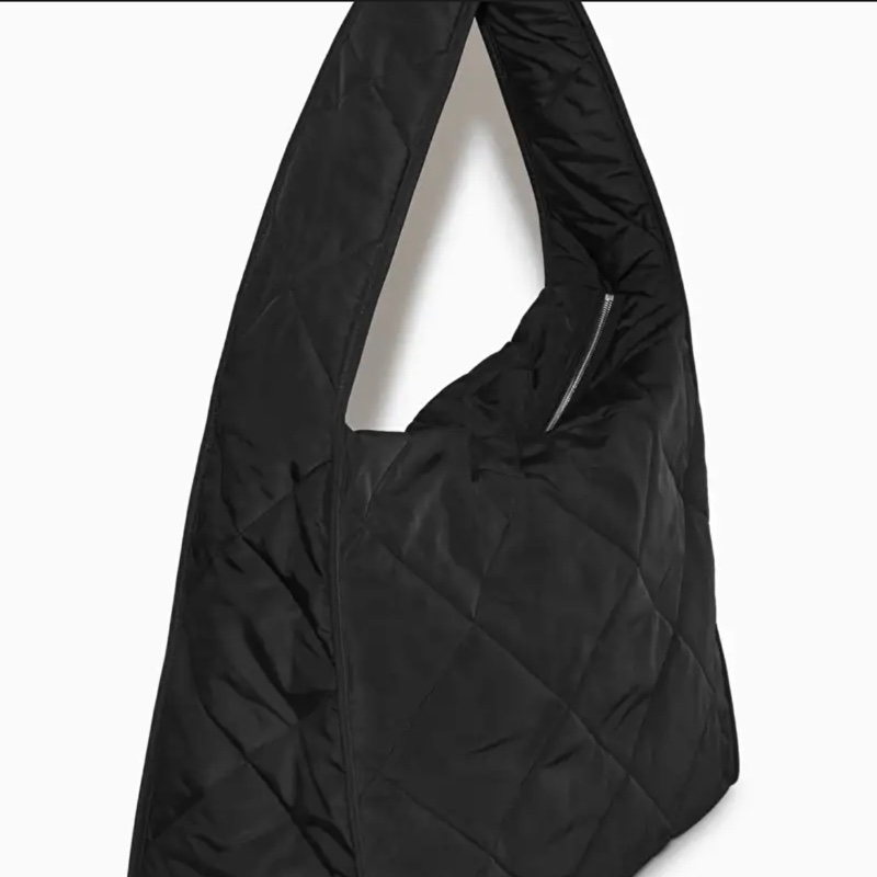 COS 黑色菱格絎縫包-1