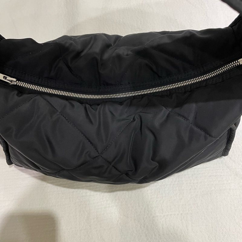 COS 黑色菱格絎縫包-9