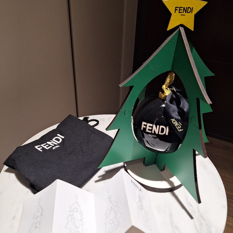 FENDI  VIP 限量 聖誕禮-1