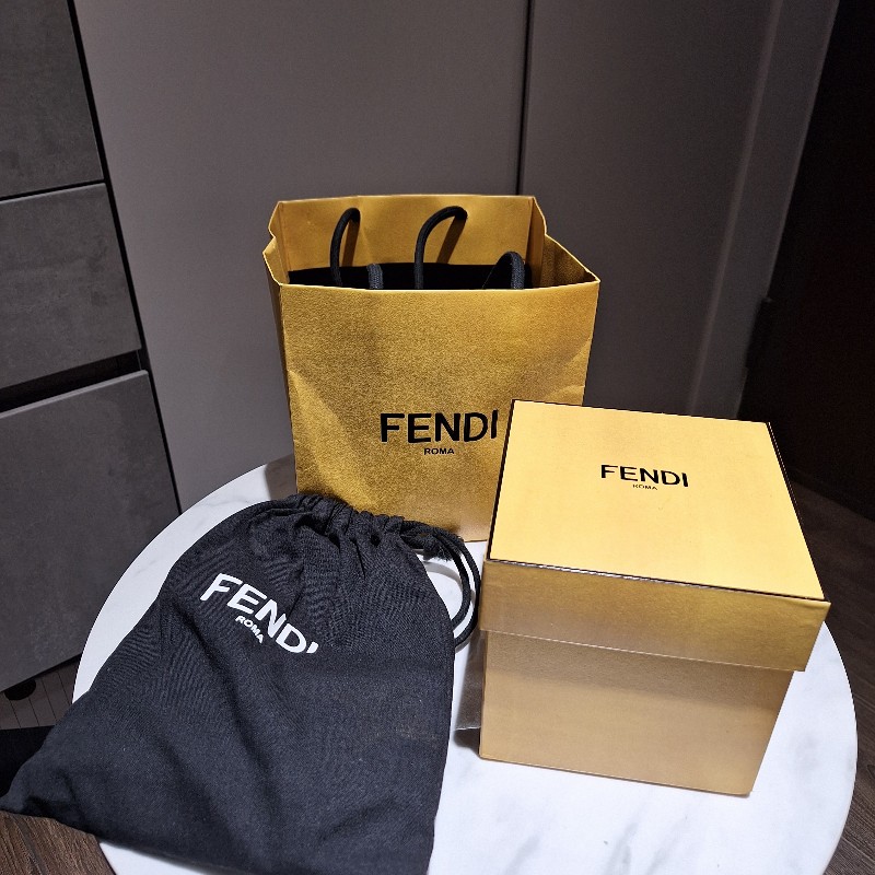 FENDI  VIP 限量 聖誕禮-3