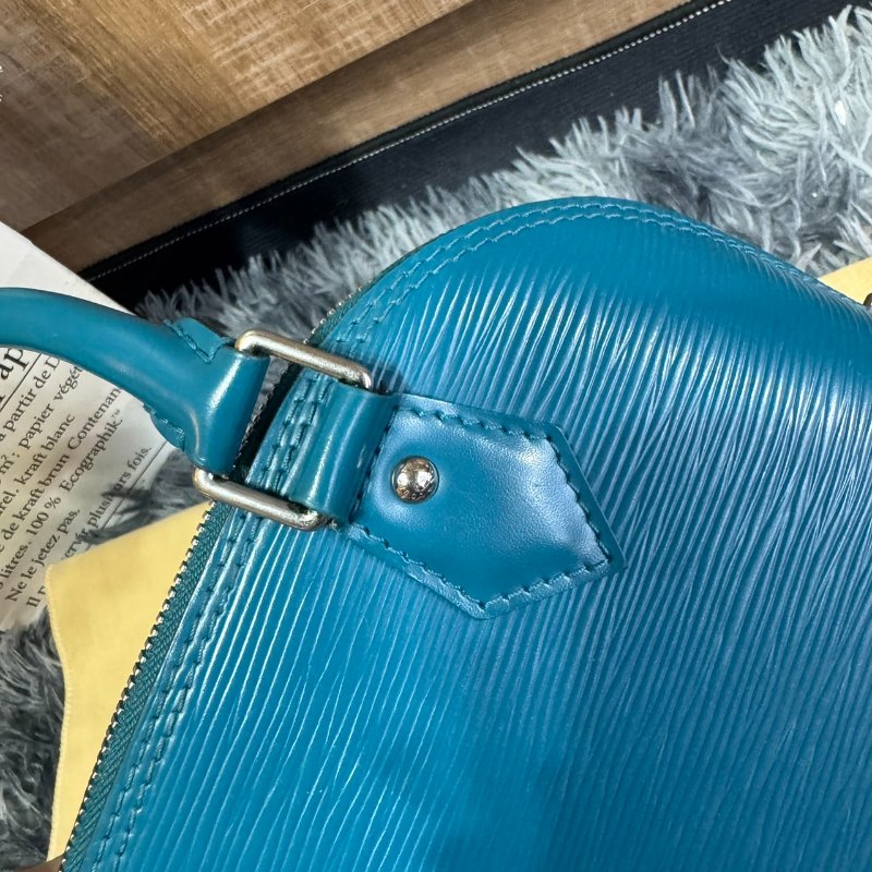 LV Alma bb epi 貝殼包-12