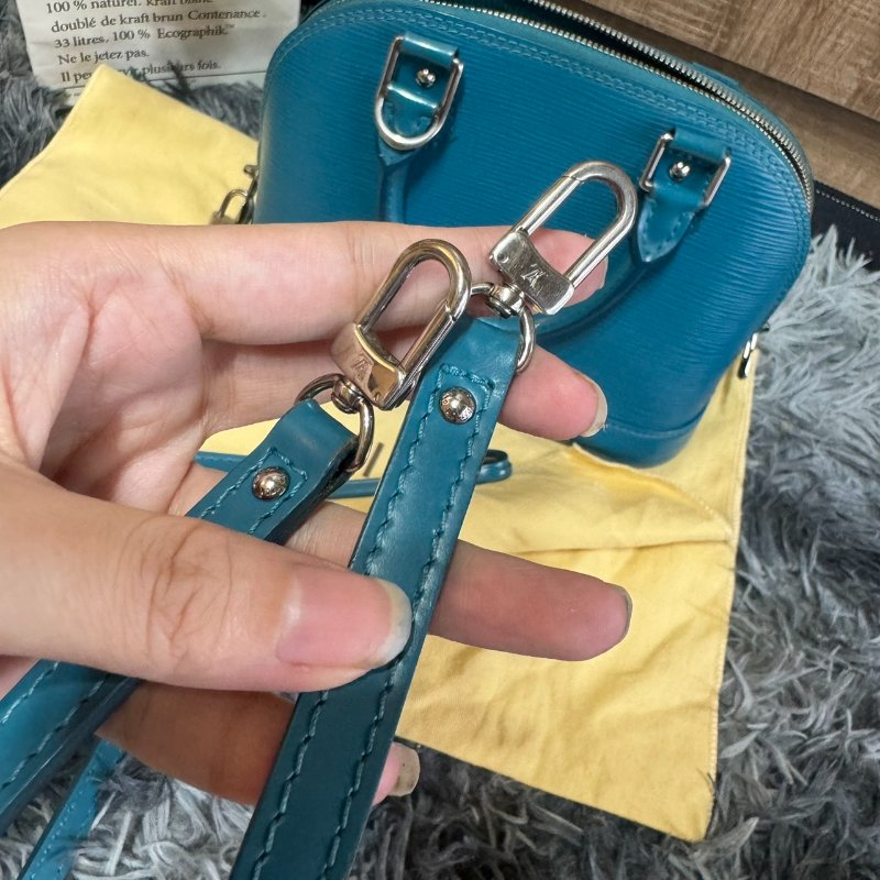 LV Alma bb epi 貝殼包-17