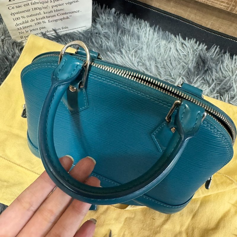 LV Alma bb epi 貝殼包-19