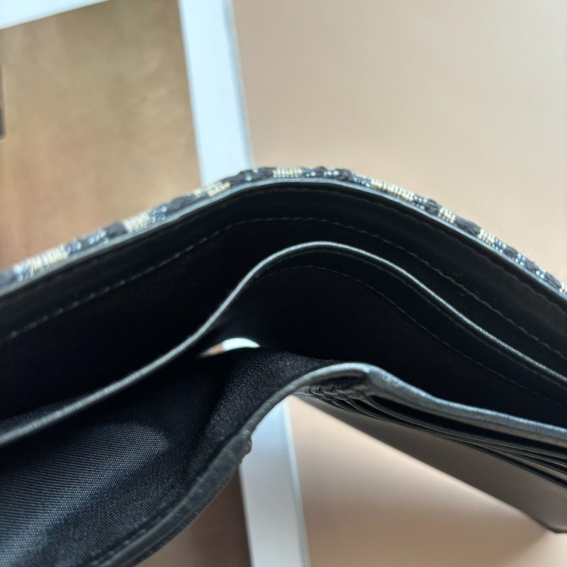 ::DIOR:: 藍白緹花對開短夾-4