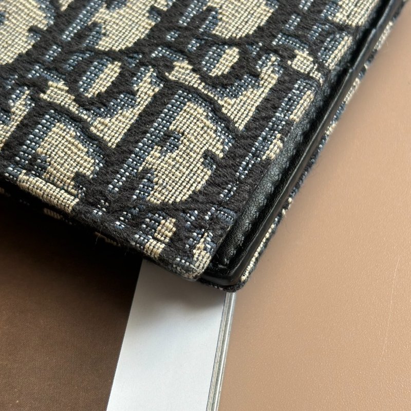 ::DIOR:: 藍白緹花對開短夾-7