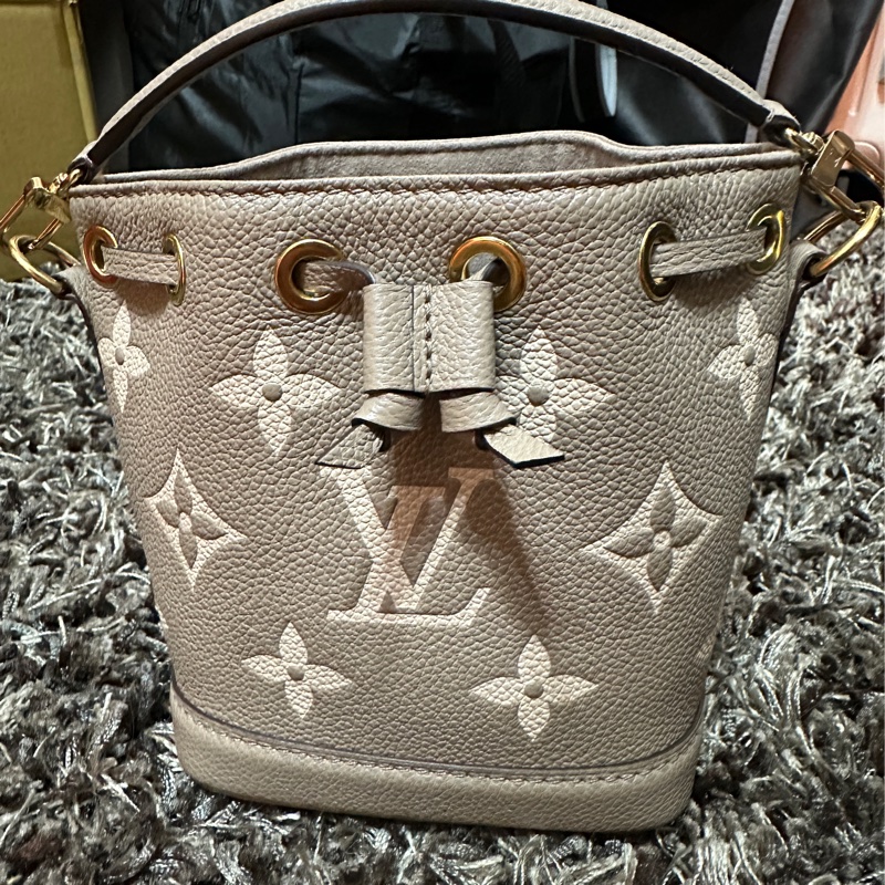 LV nano大象灰迷你水桶包-2