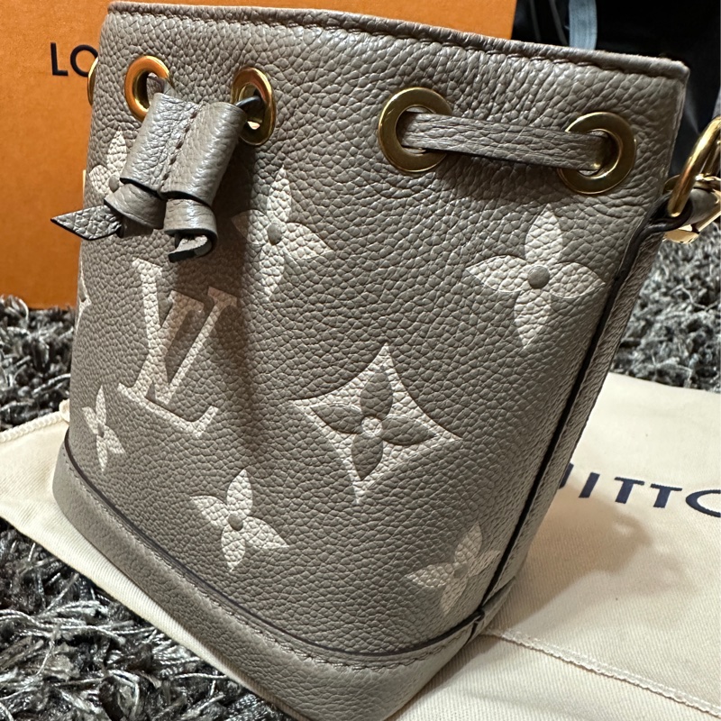 LV nano大象灰迷你水桶包-7