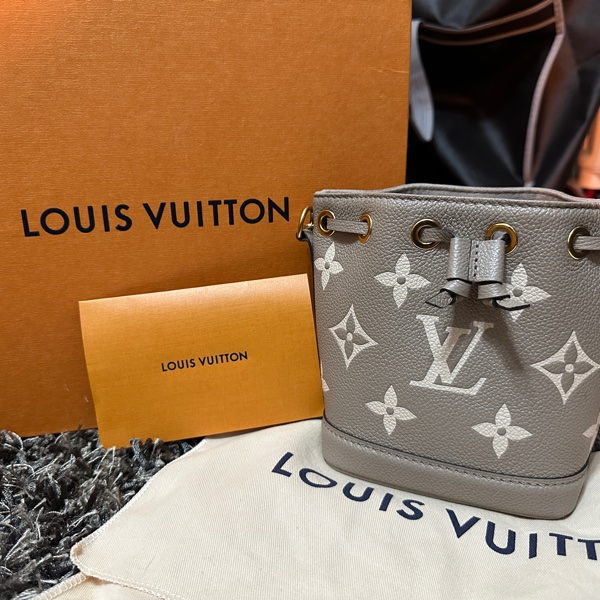 LV nano大象灰迷你水桶包-12