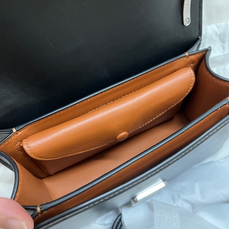 Coach bandit 18黑銀-5