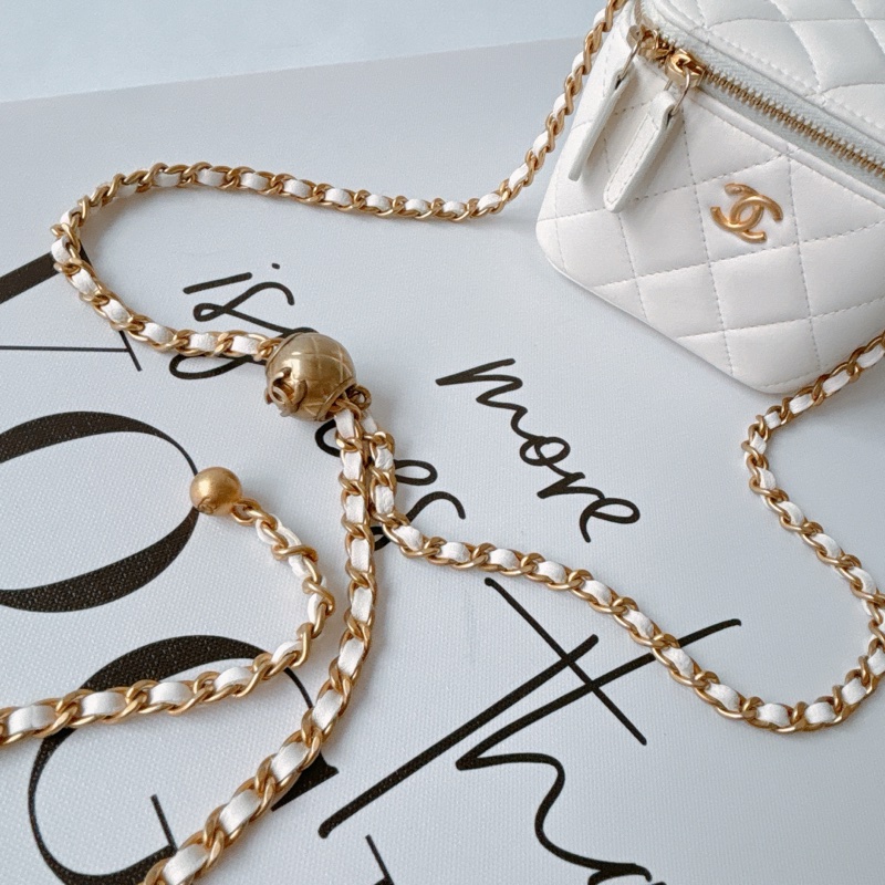 CHANEL 金球 化妝包-1