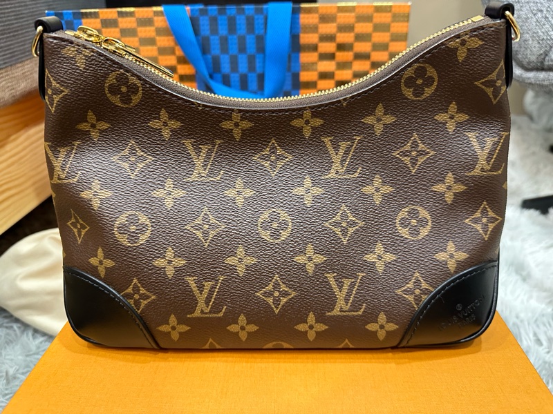 LV BOULOGEN黑牛角 肩背包-7