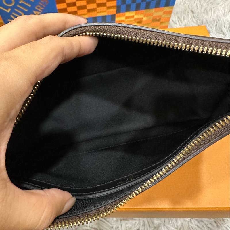 LV BOULOGEN黑牛角 肩背包-9