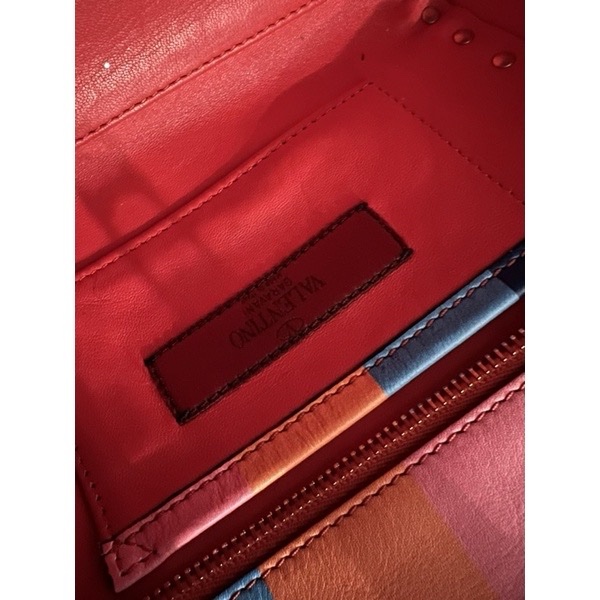 Valentino限量卯釘手提側背帶包-7