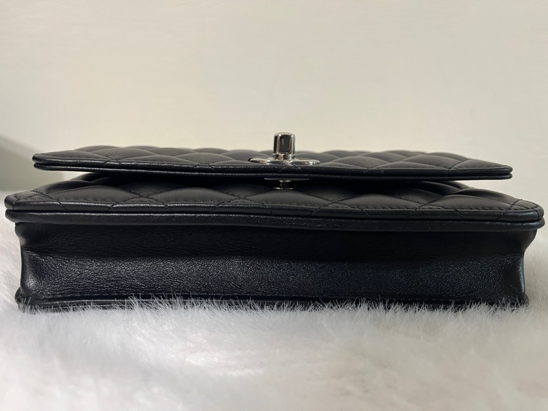 降價 Chanel 2023/24 cruise collection 香奈兒 新款漸層銀扣雙色鏈條包 wallet on chain WOC 情人節禮物-8