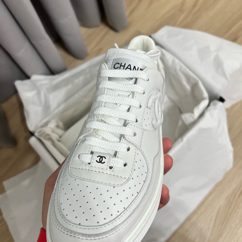 CHANEL 23A双C logo 經典小白鞋-1