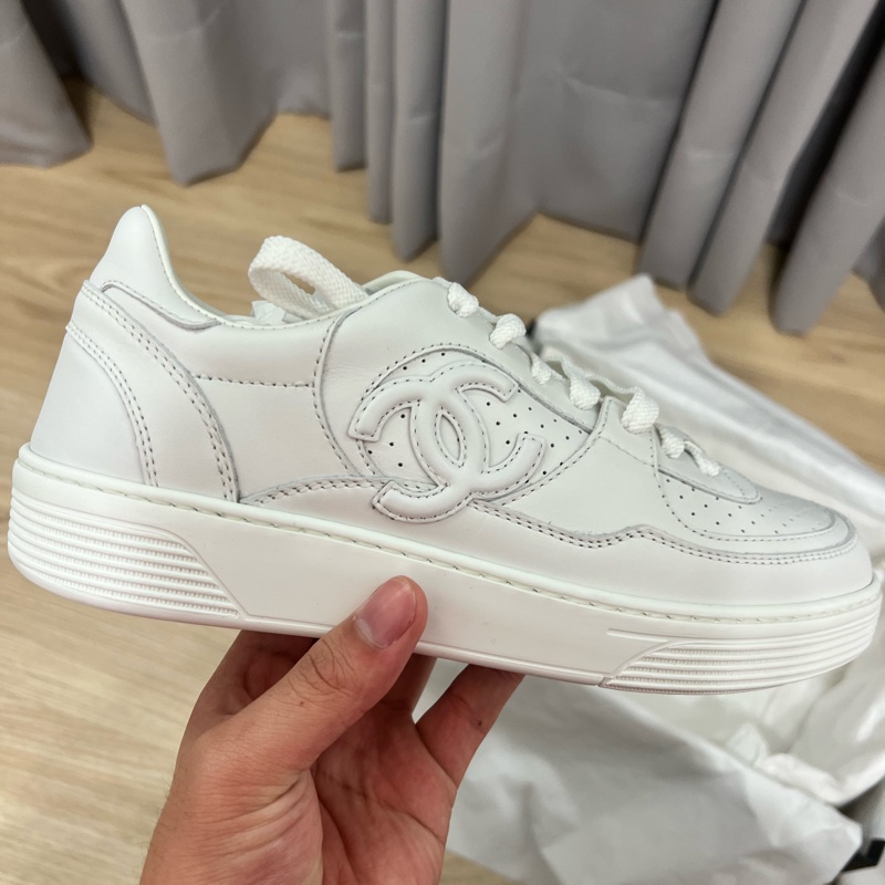 CHANEL 23A双C logo 經典小白鞋-8