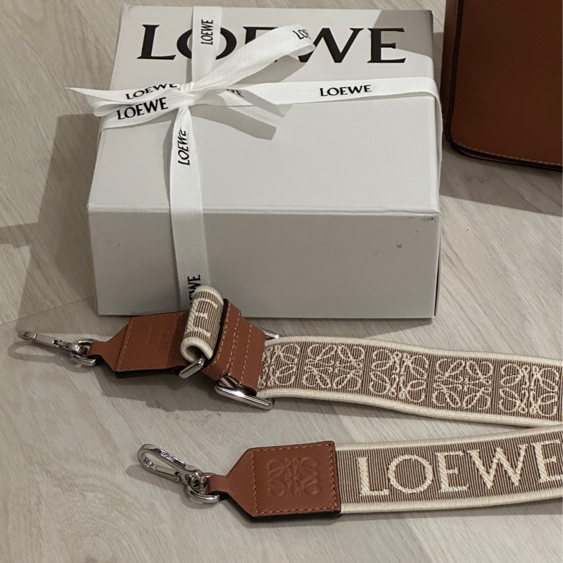 loewe寬背帶 肩帶 狀況超新 焦糖色-0