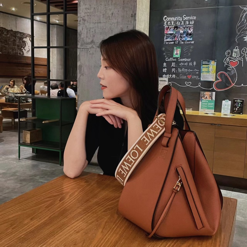 loewe寬背帶 肩帶 狀況超新 焦糖色-3