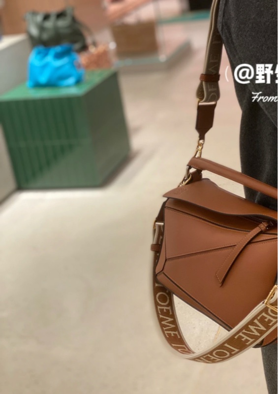 loewe寬背帶 肩帶 狀況超新 焦糖色-4