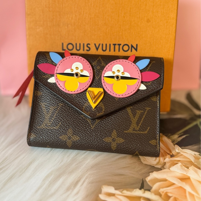👝Louis Vuitton ❤️ Lv愛情鳥限量款三折短夾 情人節限定-1