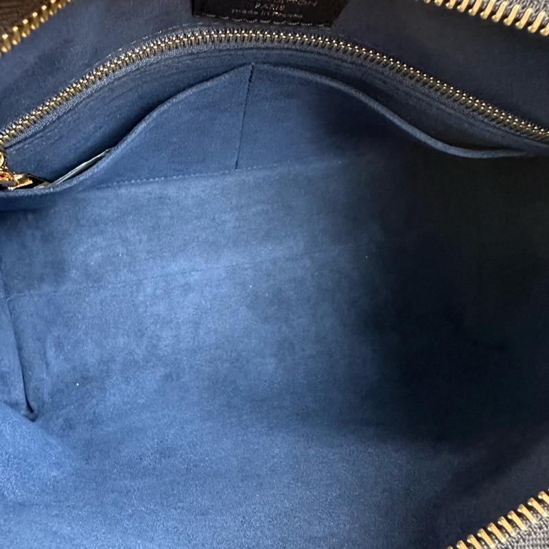 M46288 CarryAll PM黑牛皮壓紋肩背包-13