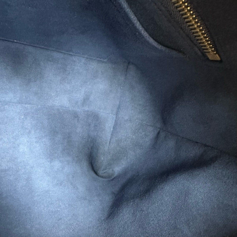 M46288 CarryAll PM黑牛皮壓紋肩背包-16