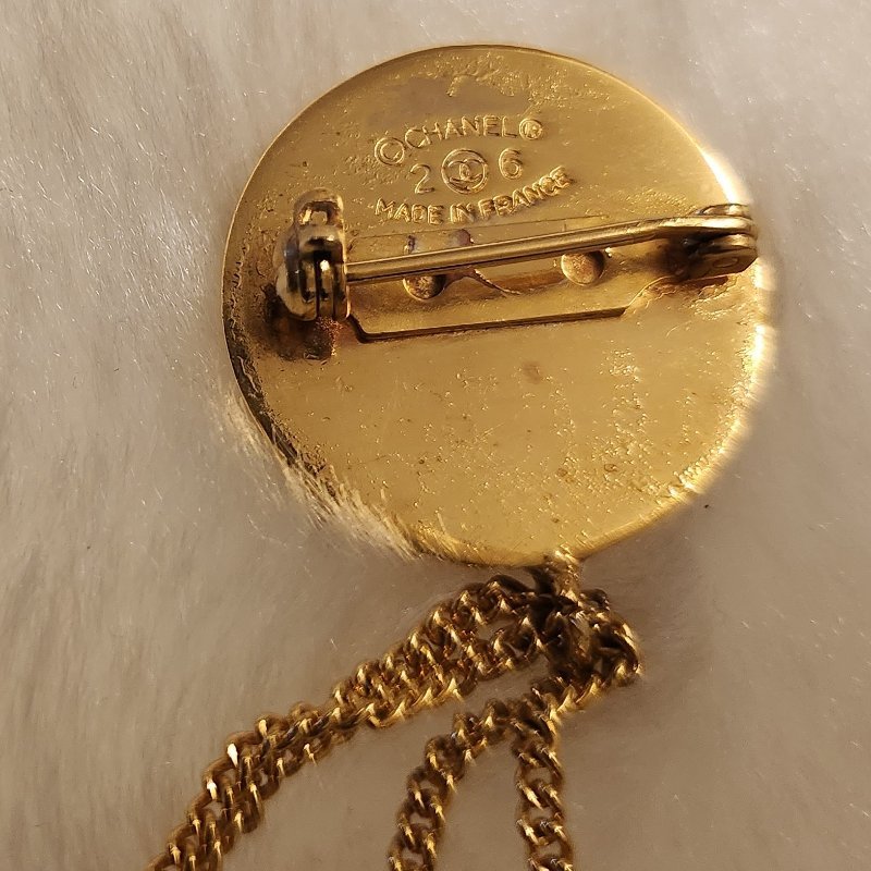 限時特價,母親節禮物~~CHANEL香奈兒Vintage老香金色CF包/coco包雙C logo吊墜絕美胸針-9