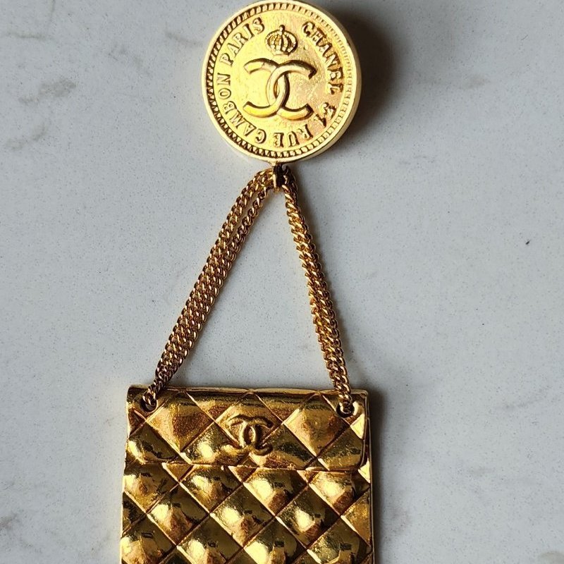 限時特價,母親節禮物~~CHANEL香奈兒Vintage老香金色CF包/coco包雙C logo吊墜絕美胸針-1