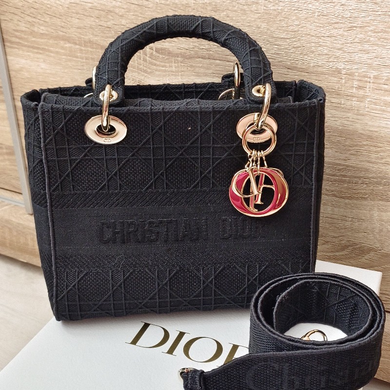 Lady Dior 黛妃包 手工刺繡帆布包黑色-1