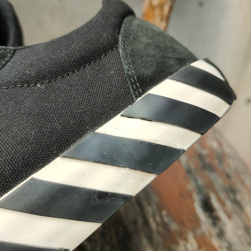 🌴老闆出國渡假♥️限時一週隨便買♥️✨OFF-White✨**尺寸：45**男 黑色 VULC 潮流 平底 麂皮 休閒鞋 二手鞋/配件-26