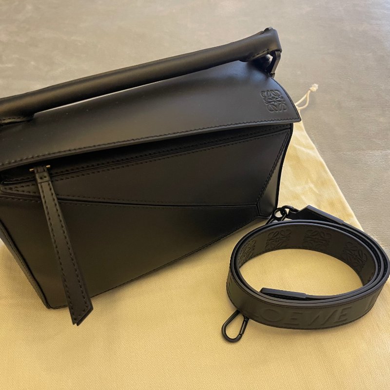 ❖ 現貨！型格Loewe Classic 純黑 Small Puzzle Bag ❖-0