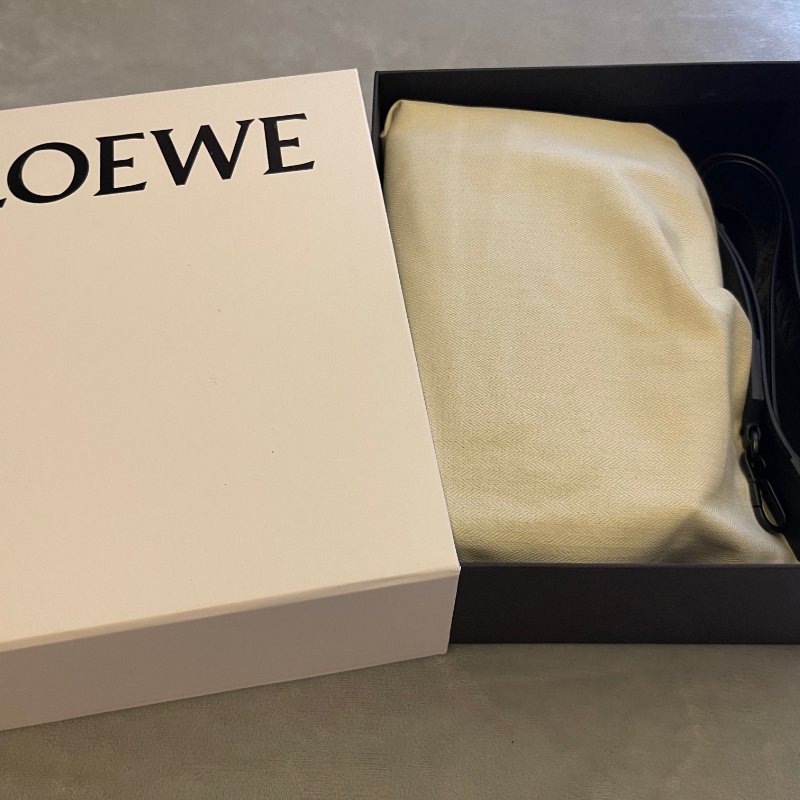 ❖ 現貨！型格Loewe Classic 純黑 Small Puzzle Bag ❖-2