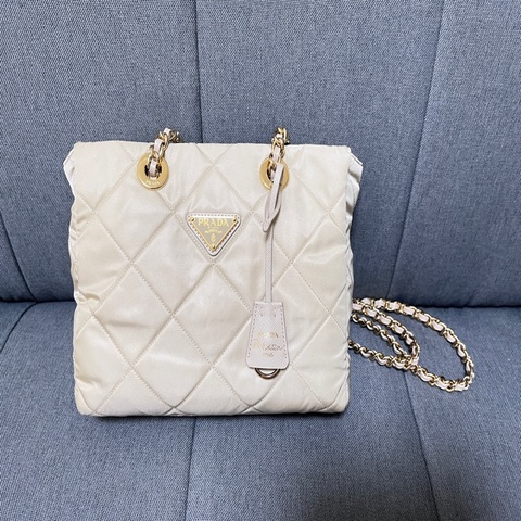 過年限定價Prada 奶茶色肩背包 降落傘包 全新