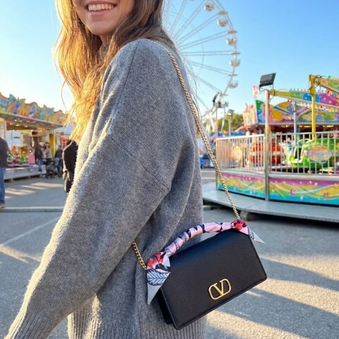 Jolin蔡依林代言VALENTINO GARAVANI - VSling leather shoulder bag WOC