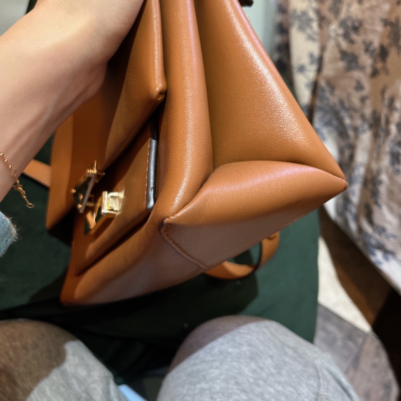 MICHAEL KORS MK Cece 中號翻蓋鏈條單肩斜挎包 「金秘書為何那樣」同款-13