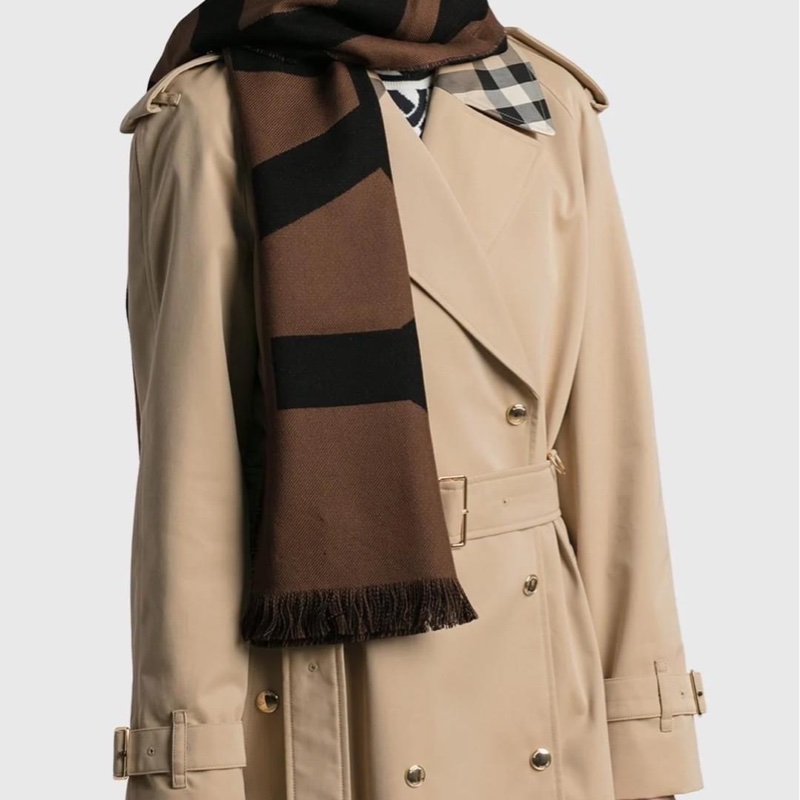 BURBERRY爆款字母圍巾-1