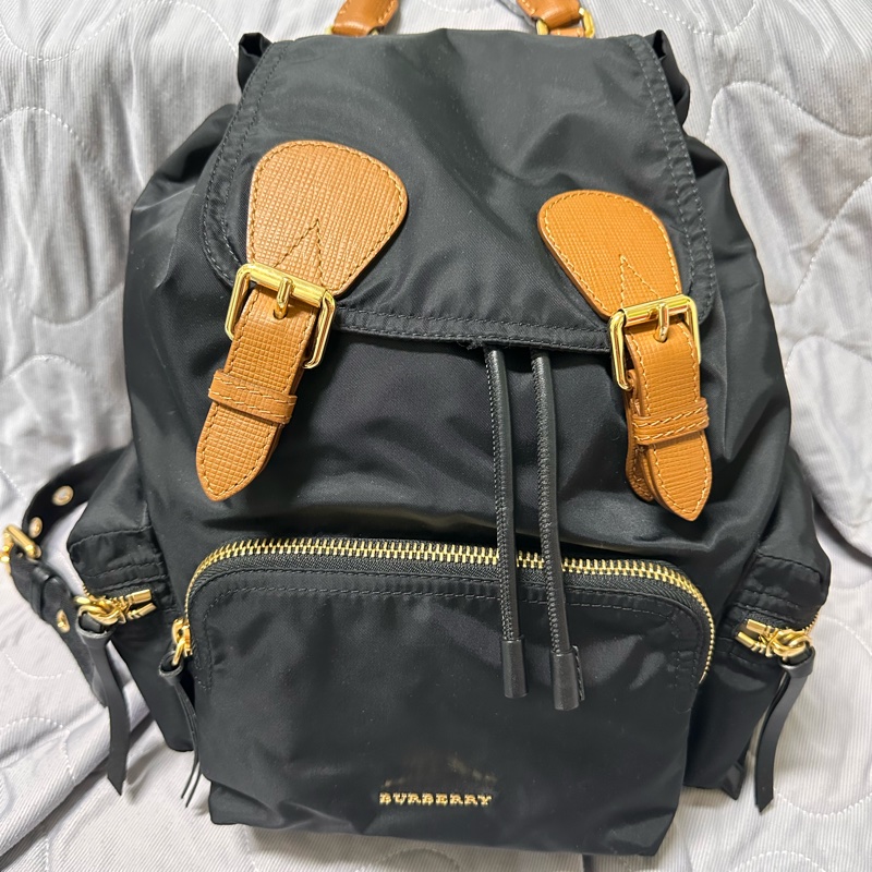 Burberry後背包 送熊熊吊飾 The Rucksack 尼龍後背包 軍旅後背包-1