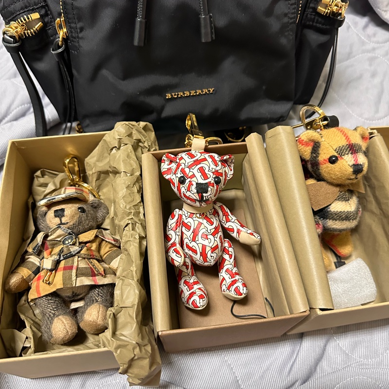 Burberry後背包 送熊熊吊飾 The Rucksack 尼龍後背包 軍旅後背包-0