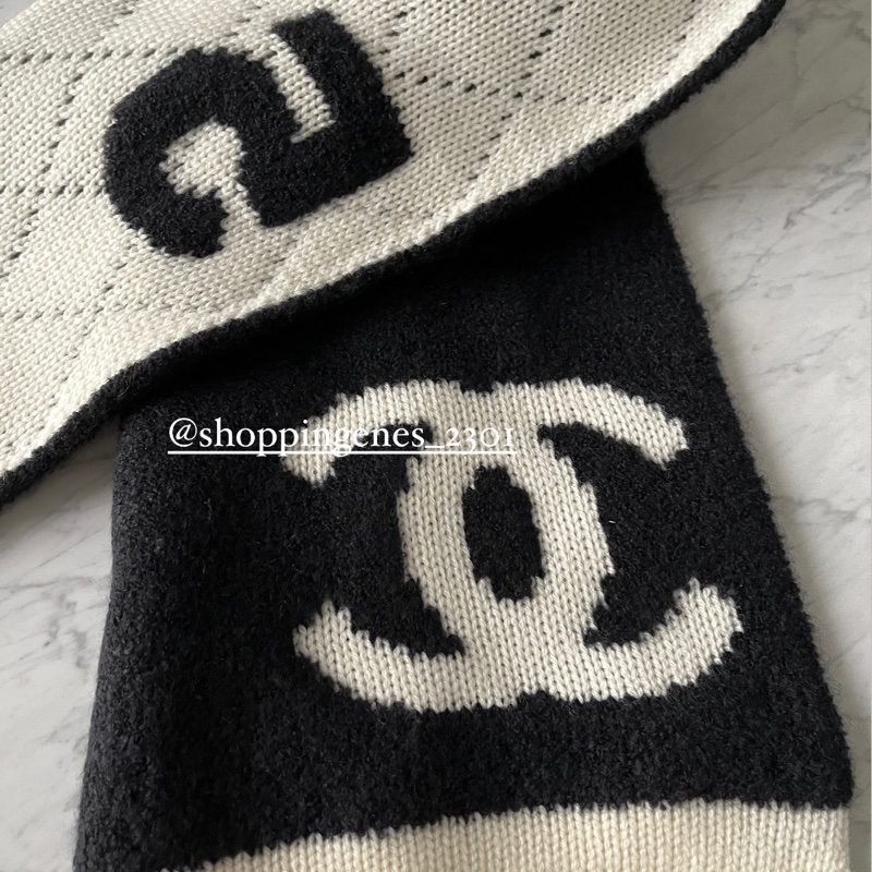 沒了喔 CHANEL 經典雙面黑白字母圍巾-1