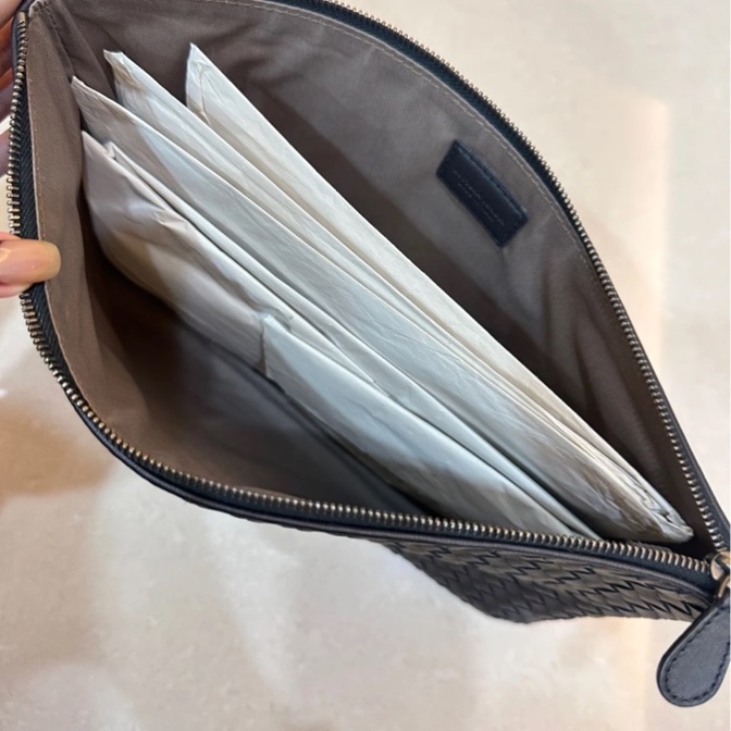 Bottega Veneta 男女通用 手拿包 9.99成新-2