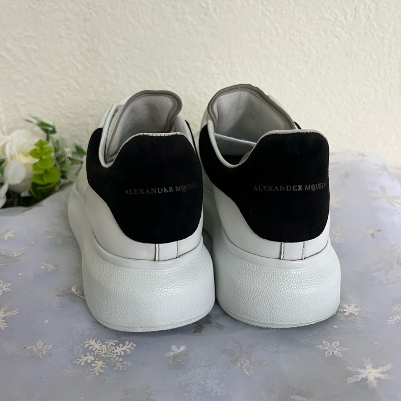 CT BAGS|【二手現貨】McQueen 經典黑尾小白鞋-2